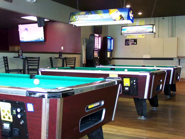 Play pool at Stolis Lounge